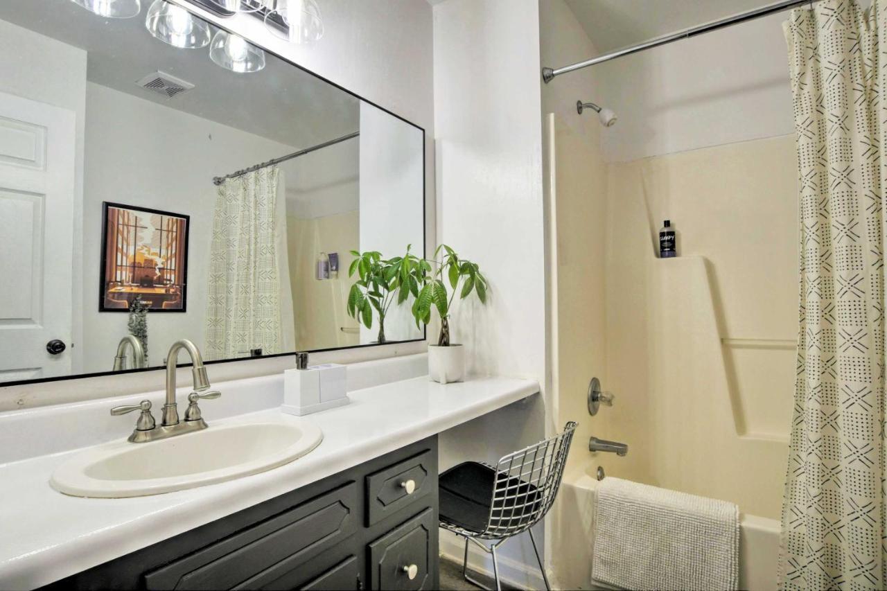 Home With Outdoor Oasis In Downtown Raleigh! Экстерьер фото